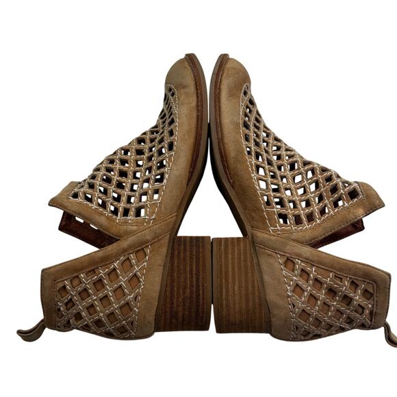 Jeffrey Campbell Taggart Laser Cut Lattice Leather Booties Women's Size 6.5 - Picture 7 of 12